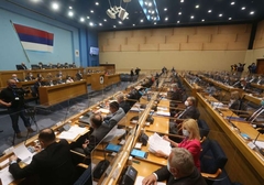 Jednostavnije u zaduživanje: Vlada Srpske ne mora da traži saglasnost za svaki dug