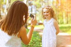 Objavljujete svaki korak svog djeteta, razmislite još jednom: Stručnjaci upozorili na opasnosti