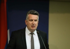 SNSD izgubio delegata, Nenad Vuković pred Domom naroda