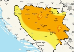 OLUJA STIŽE U BiH Meteorolozi objavili gdje se očekuje grmljavinsko nevrijeme, biće i leda