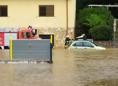 Poplave u Hrvatskoj: Voda ulazi u kuće (FOTO/VIDEO)