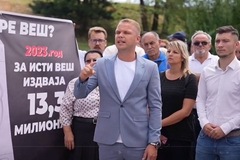 Stanivuković upitao Đajića da li pere veš ili pare, govor mu prekidan muzikom (VIDEO)