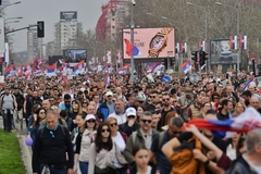 Rijeke ljudi se slivaju u centar iz svih dijelova Beograda
