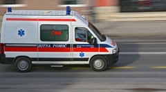 Nekadašnji premijer Srbije pao sa kuće, prevezen u bolnicu!