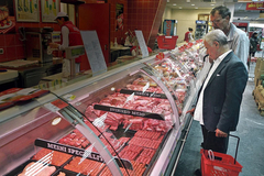 Meso luksuz za svakog drugog stanovnika