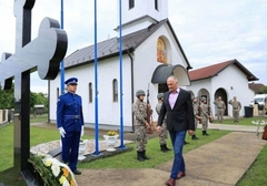 Gest za pohvalu: Helez u Sijekovcu odao počast srpskim žrtvama