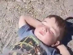 Selo ga tražilo, a on uživao u spavanju (VIDEO)