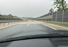 Haos na autoputu Banjaluka-Doboj: Kamenje i vodene bujice po putu