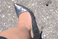 Paklene vrućine u Srbiji: "Ne mogu da stojim koliko mi štikla upada u asfalt" (VIDEO)