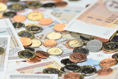 Prihodi budžeta rastu, svaki mjesec državne kase sve punije