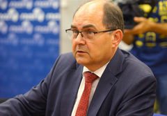 Šmit poručio zaposlenim u institucija na nivou BiH da im niko neće ODUZETI IMOVINU