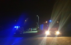 Izvukli ga vatrogasci: Muškarac pao niz obalu prema Drini (FOTO)