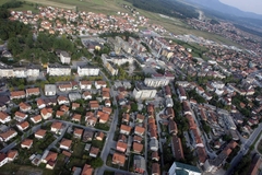 “Grad milionera” bez vode: 150 bogataša, a građani bez osnovne infrastrukture