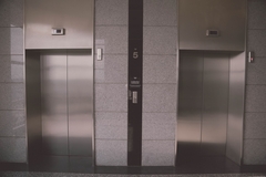 Jeziva nesreća u staračkom domu: Lift usmrtio ženu