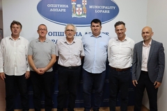 Lopare osnivaju prvu lokalnu energetsku zajednicu: Solarna energija za opštinu i četiri porodice
