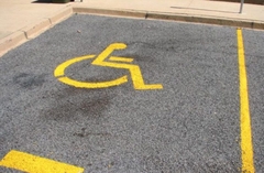 U Banjaluci kazne za parkiranje na mjesto za osobe sa invaliditetom 500 KM