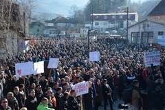Veliki protest nakon ranjavanja dječaka na KiM: "Svi smo mi Stefan i Miloš"