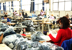 Nije za sve 9. maj neradni dan: Zašto i fabrike rade na republički praznik