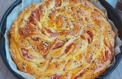 Sočna i mekana PUNJENA PITA: Vikend doručak koji će oduševiti ukućane