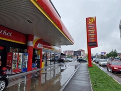 AKCIJSKA CIJENA U nedjelju SNIŽENJE na Nešković pumpi u Sremskoj ulici (FOTO)