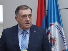 Dodik: Paljenje lutke s likom Vučića znak za uzbunu cijelom regionu