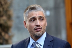 Čedomiru Jovanoviću razbili automobil