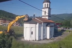 Počelo uklanjanje crkve iz dvorišta Fate Orlović