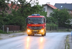 Požar u krugu fabrike "Sava" još nije u potpunosti ugašen, vatrogasci dežuraju