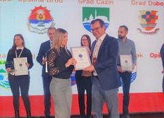 Priznanje za uspješno realizovane projekte mladih: Opština Ugljevik dobitnik Plakete Fondacije “Mozaik”