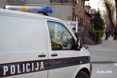 U pretresima pronađeni novac i droga, uhapšeno lice iz Tuzle