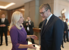 Vučić sa Cvijanovićevom na mirovnom forumu u Parizu