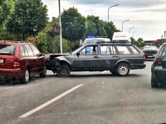 Udes u Komitskoj ulici, saobraćaj usporen
