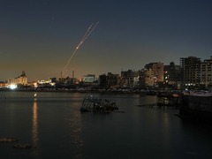 Iran pokrenuo novi balistički napad, oglasile se sirene u Izraelu i Kuvajtu