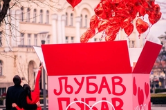 BANJALUKA SLAVI LJUBAV Stanivuković poklanja putovanje u Pariz