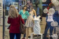 Butik postao hit na mrežama zbog NATPISA NA IZLOGU (FOTO)