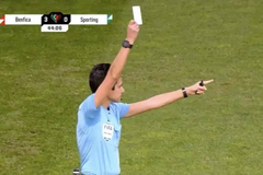 Prvi put u istoriji na fudbalskoj utakmici pokazan bijeli karton