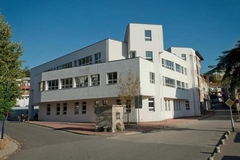 Gimnazijalac metalnom palicom udario profesora u glavu
