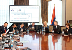 Počela vanredna sjednica Vlade Srpske: Minutom ćutnje odali poštu stradalima u jučerašnjoj pucnjavi