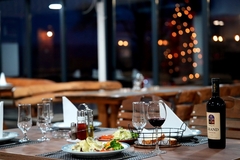 Proslavite Novu godinu u Čičinom sokačetu: Muzika uživo, vrhunska hrana i neograničena konzumacija pića