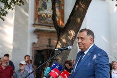 Dodik odlikovao episkopa Lukijana Ordenom Republike Srpske