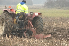 Lopare daju opštinsko zemljište poljoprivrednicima: Do pet godina besplatnog zakupa za zapuštene parcele