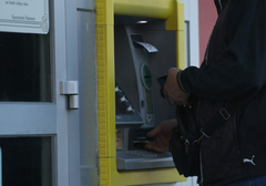 Ukrao novčanik, pa podigao 2.000 KM na bankomatu