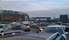 Kolaps na GP Šepak: Obilazili kolonu pa blokirali i suprotnu traku (FOTO)