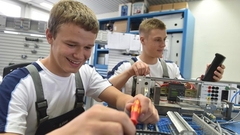 Praksa se od poslodavaca preselila u školske kabinete