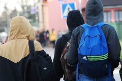 Djecu u RS će testirati na droge, zabranjuju unošenje telefona na nastavu