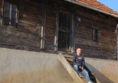 U ovoj kući živjelo je 11 čeljadi: Sjetna priča o drvenom domu Milića Bundala iz Devetaka kod Novog Grada (FOTO)