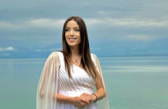 Trenutak prepun iskrene i čiste ljubavi: Danica Crnogorčević napustila porodilište, suprug sveštenik i djeca došli po nju (FOTO)