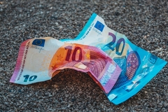 Našli ste novčić na ulici? Narodno vjerovanje kaže da jednu stvar treba uraditi prije nego što ga stavite u džep