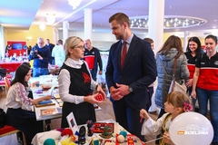 Članice bijeljinskog Udruženja "Impuls" predstavile rukotvorine u Austriji: Ručno tkanje, spoj tradicije i modernog (FOTO)