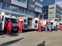 Uručeni ključevi 15 sanitetskih vozila rukovodiocima zdravstvenih ustanova (FOTO)